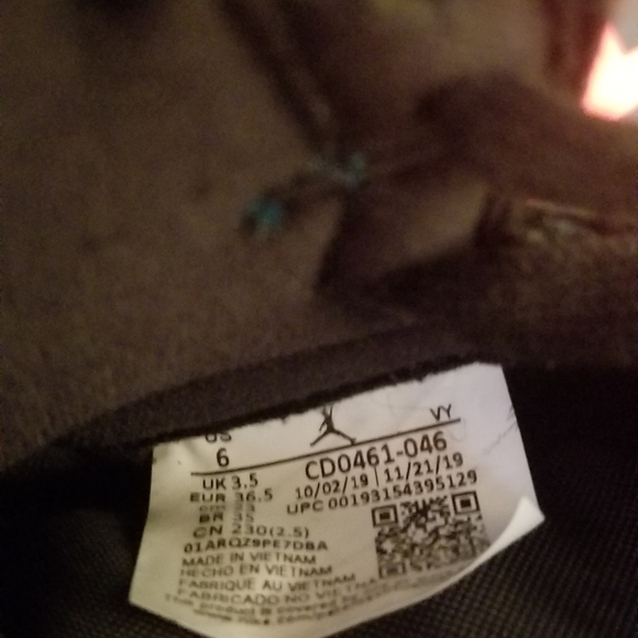 Jordan 1's - Picture 7 of 7